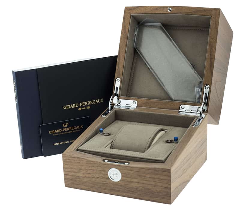 Girard Perregaux Laureato 81040-52-432-BB4A